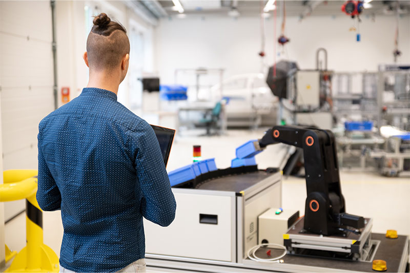 Robot application in the laboratory (EDF) at Chemnitz University of Technology